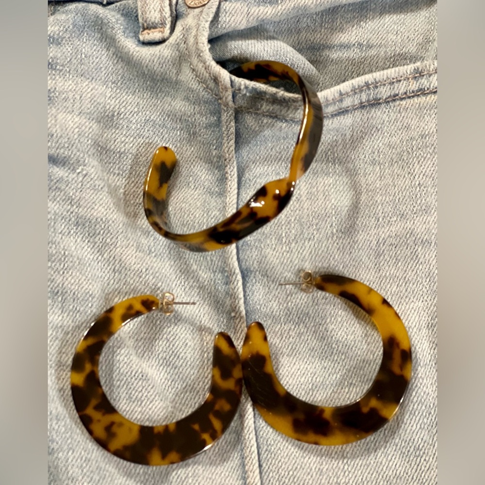 Brand New American Eagle Tortoise earrings & bracelet bundle.